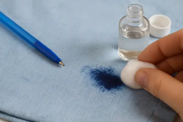 Como tirar mancha de caneta