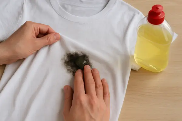 COMO TIRAR GRAXA DE ROUPA